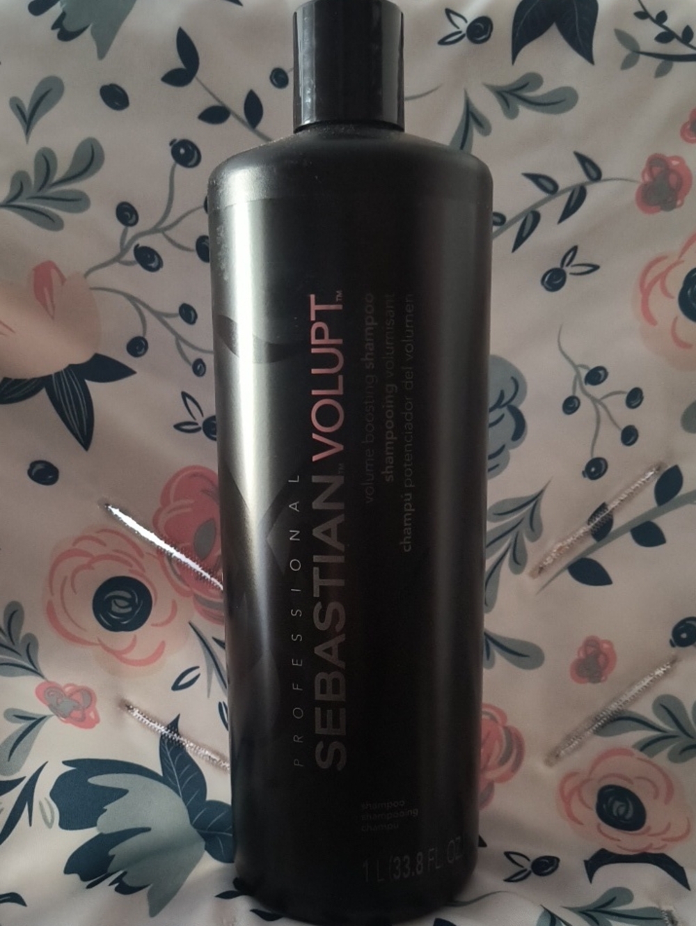 Professional Volupt Volumizing Shampoo - Black/Pink